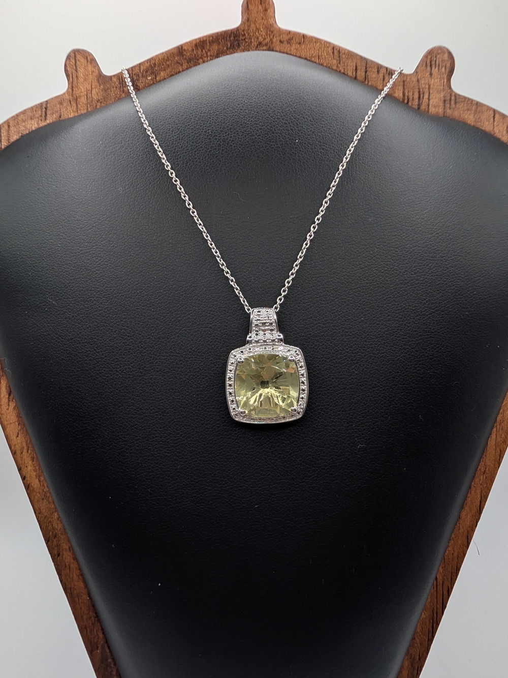 āNWT 925 Sterling Silver 5.70 ctw Lemon Quartz Cushion Halo Necklace 18"